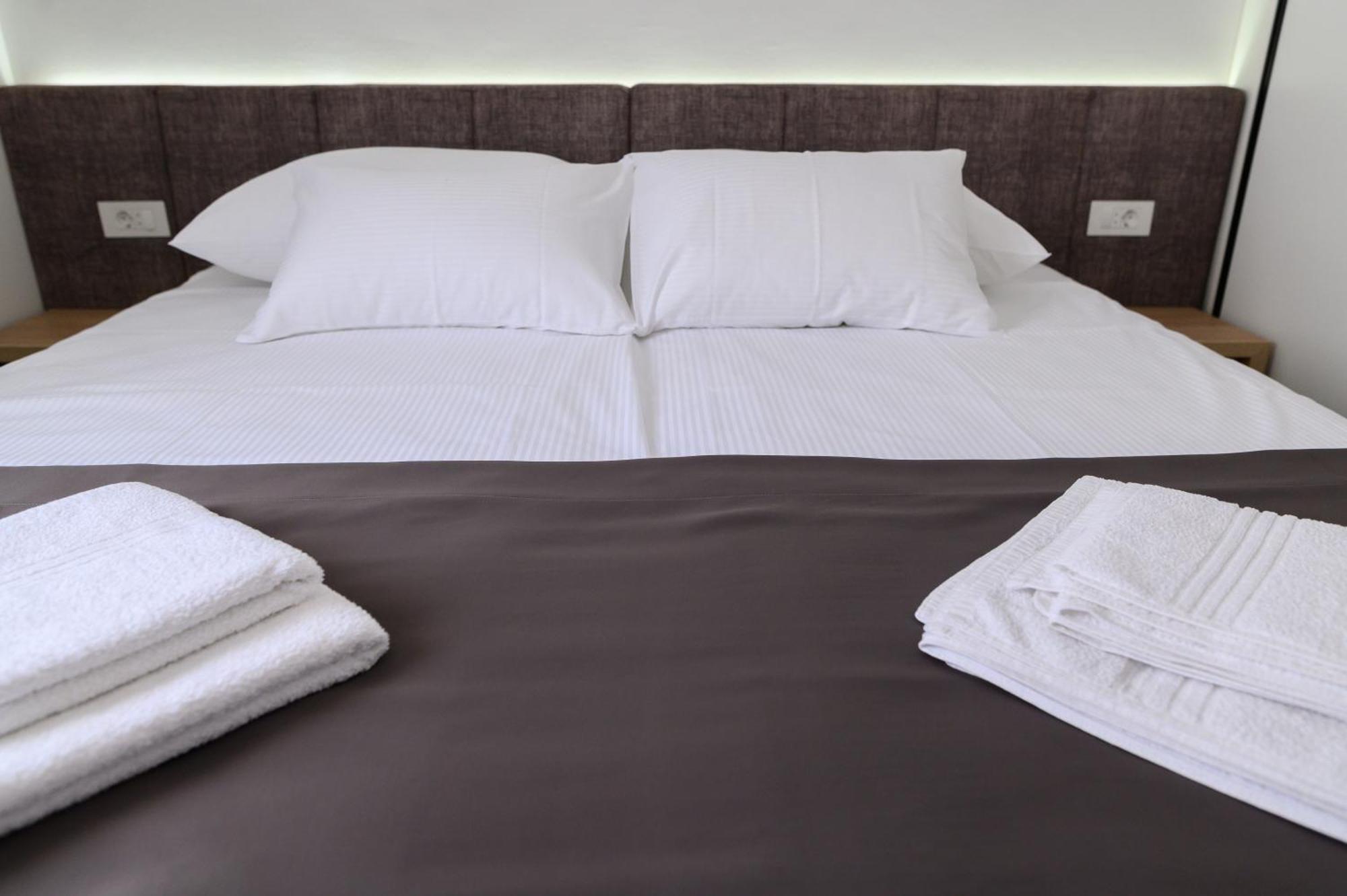 Hotel apartamentowy Malo Arbanija