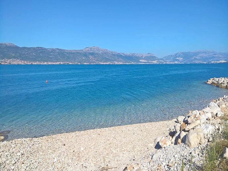 Malo 3* Arbanija